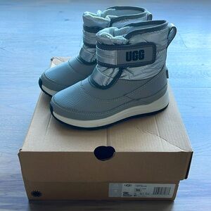 Ugg Toddler Taney Weather silver boot, size 11